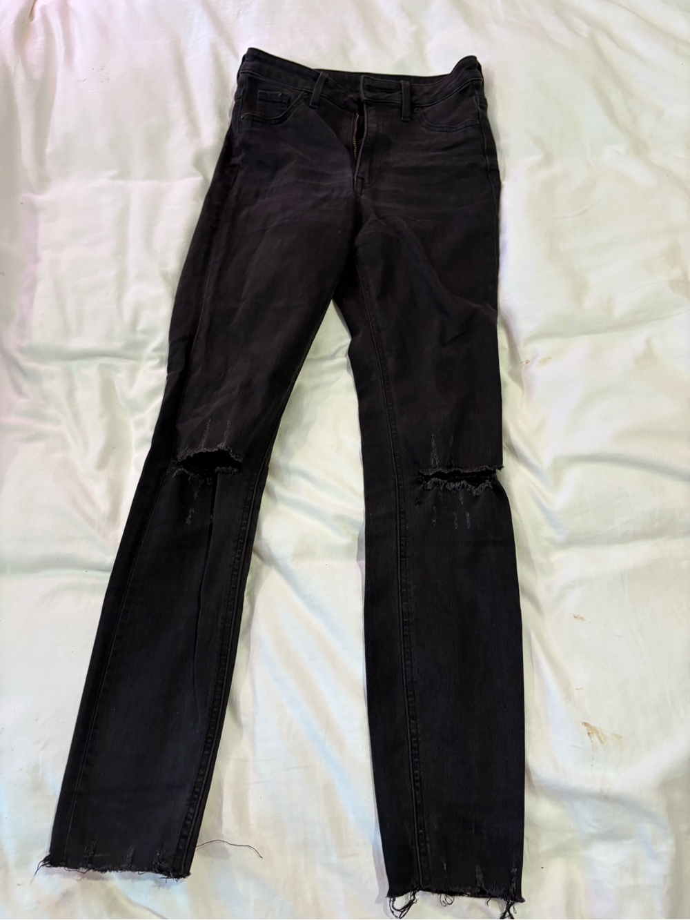 Madewell Women's Black Distressed Knee Slim Jeans